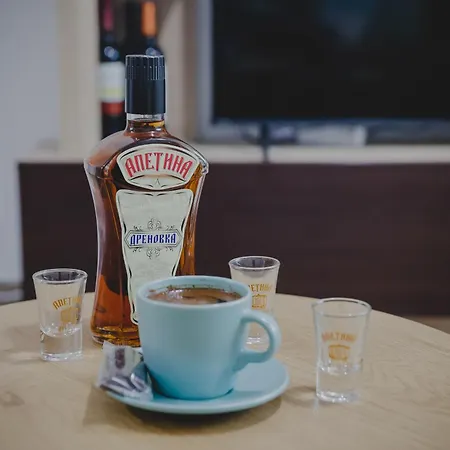 Stara Kuca I Brvnara *