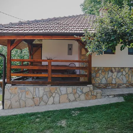 Stara Kuca I Brvnara Velerec