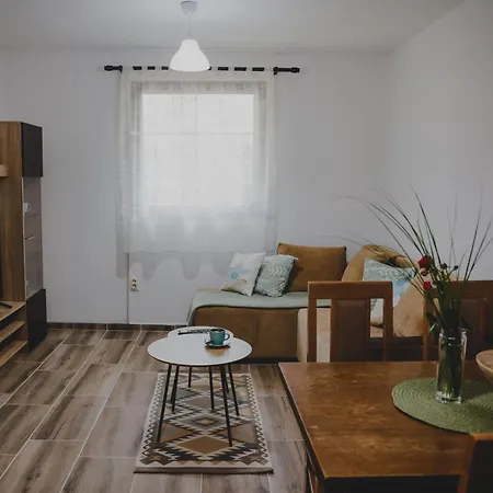 Stara Kuca I Brvnara * Velerec